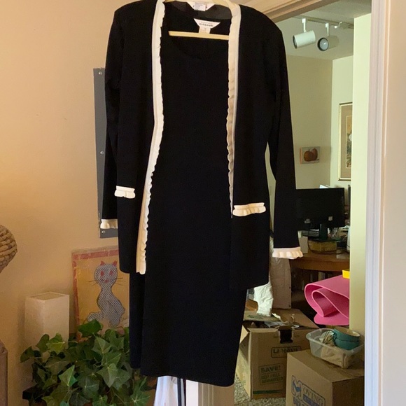 A Beautiful Misook Shell and Sweater - Picture 5 of 6